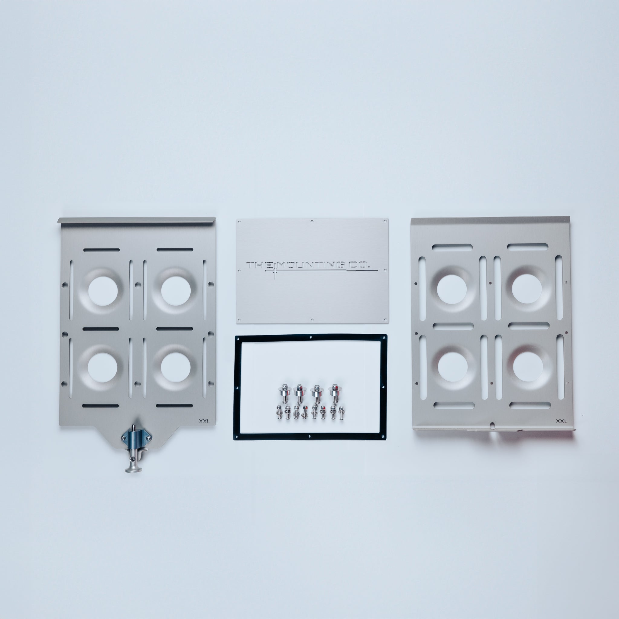 Silver aluminum XXL Mount kit with two perforated plates, screws, and a key lock accessory.